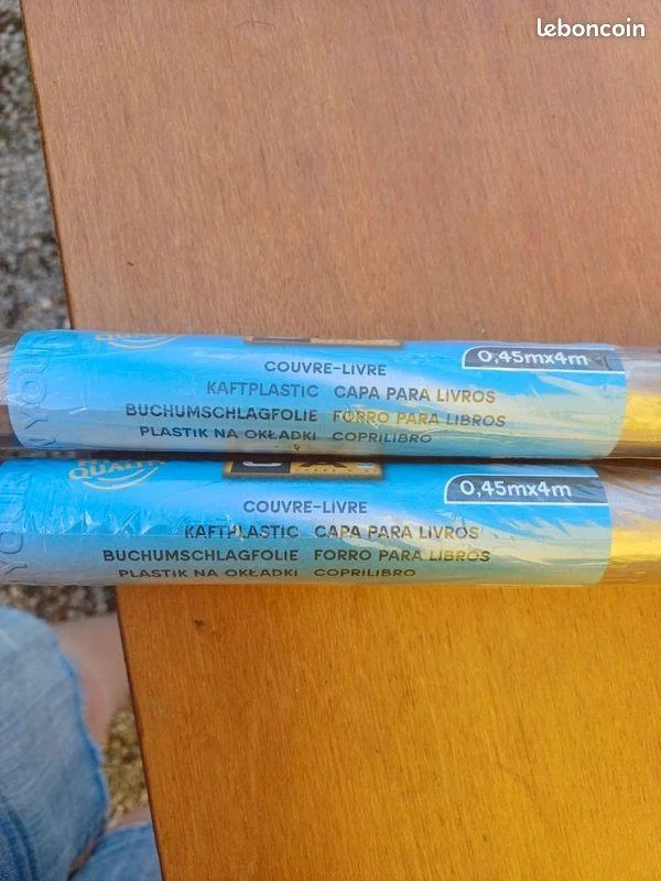 2 rouleaux couvre livre non entamé 45 cm de large 4 m